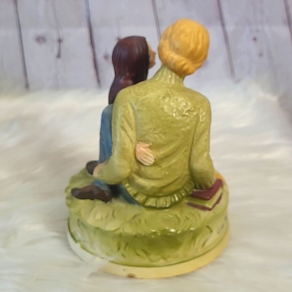 Vintage 70s Ceramic Couple Wind Up Music Playing Shelf Decor Japanese MCM 6.5" - Picture 10 of 17